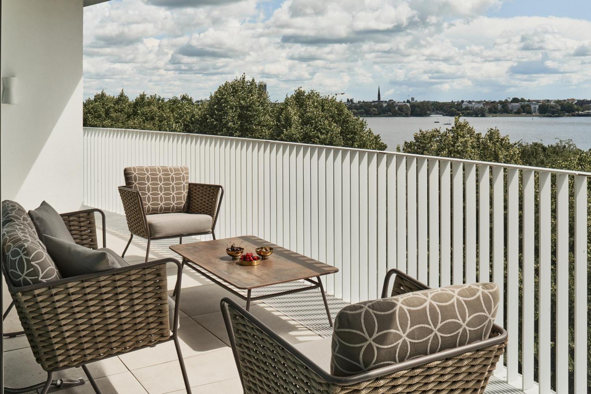 The Fontenay Hamburg Zewnętrze zdjęcie Balcony