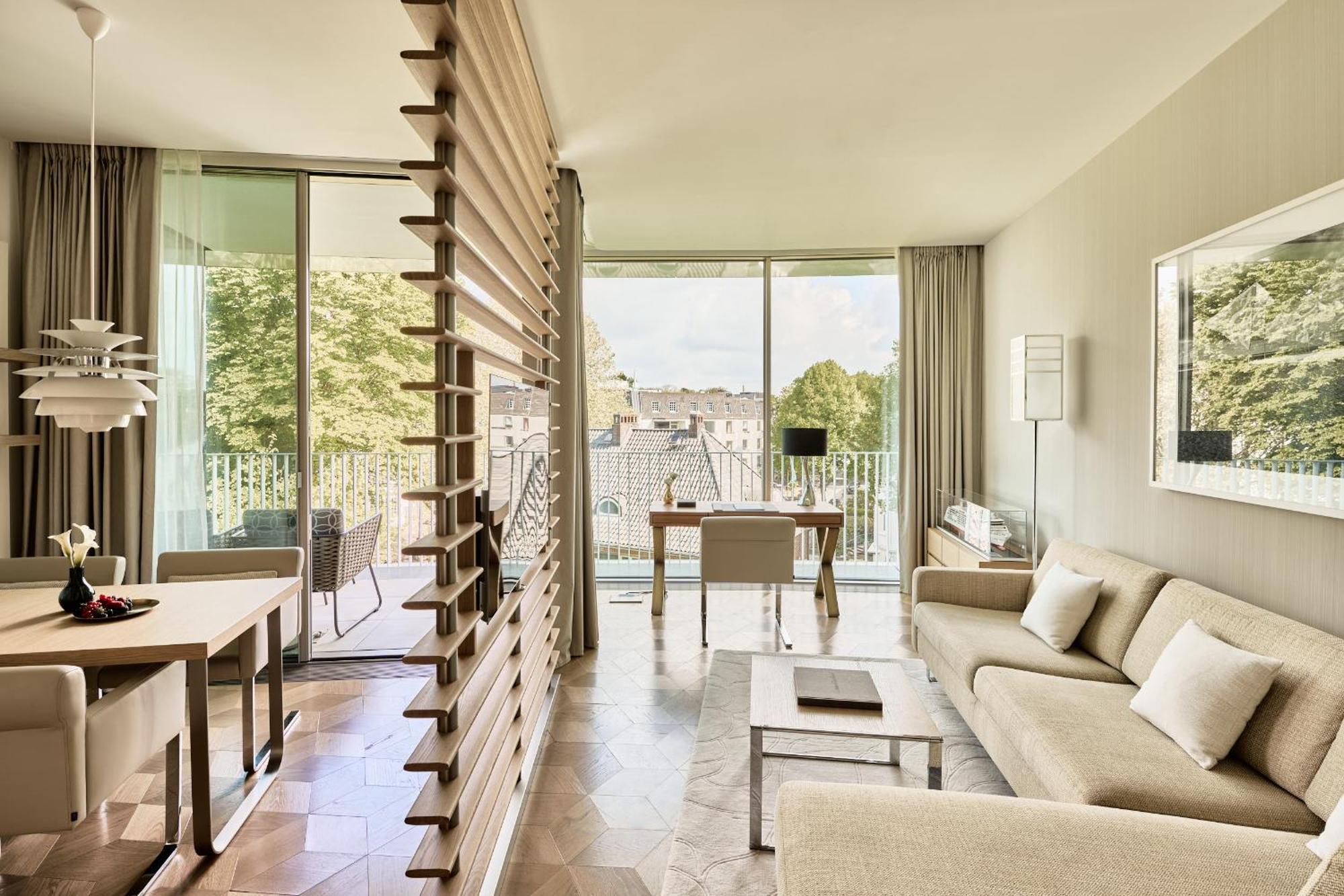 The Fontenay Hamburg Zewnętrze zdjęcie A living room in a typical apartment