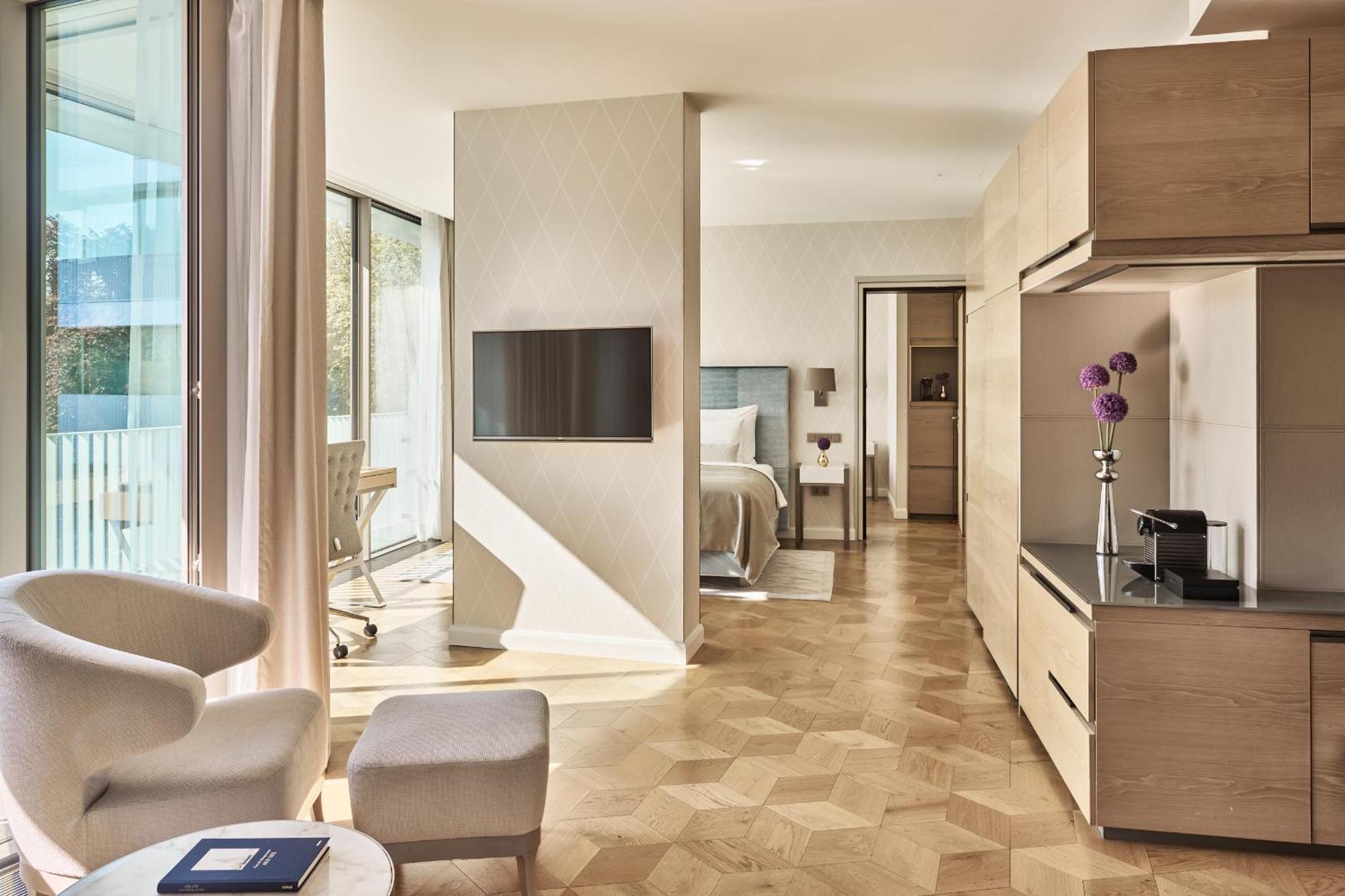 The Fontenay Hamburg Zewnętrze zdjęcie Interior of a suite