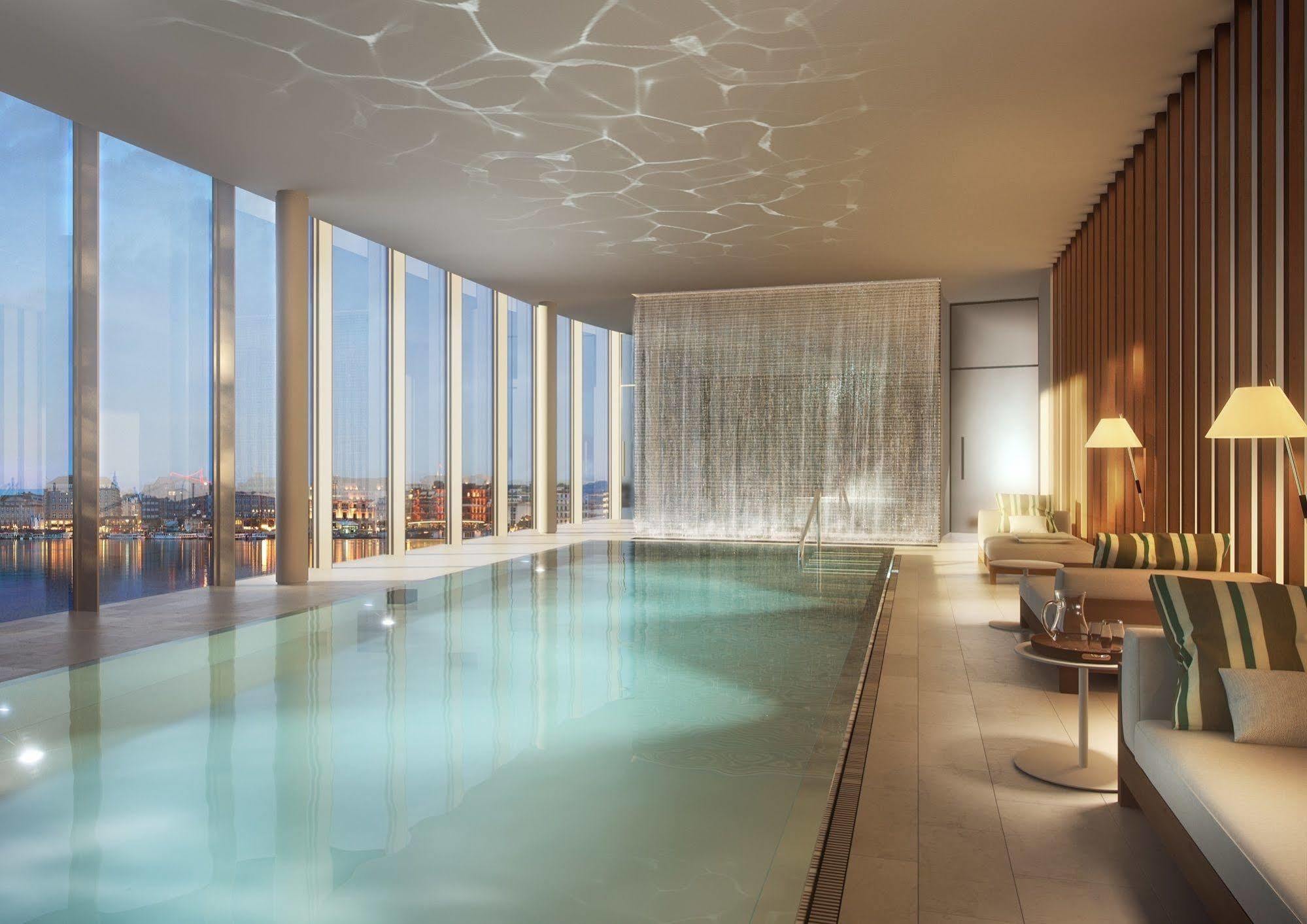 The Fontenay Hamburg Zewnętrze zdjęcie The Sky Pool